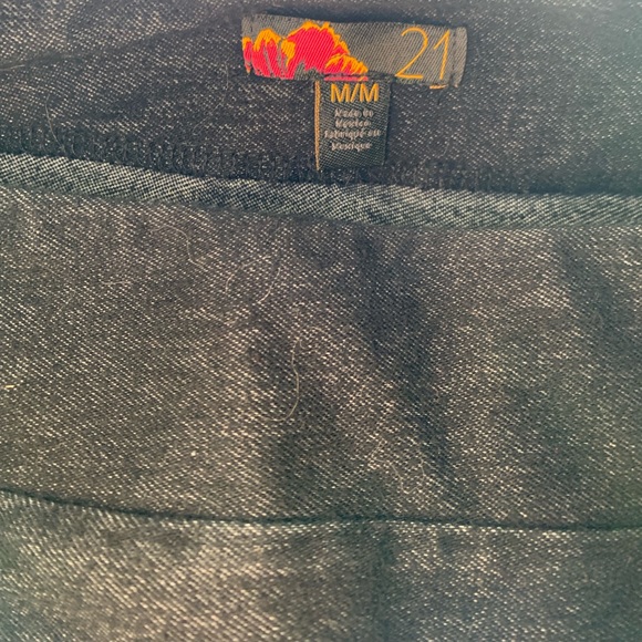 2 body con skirts for the price of 1. - Picture 4 of 4